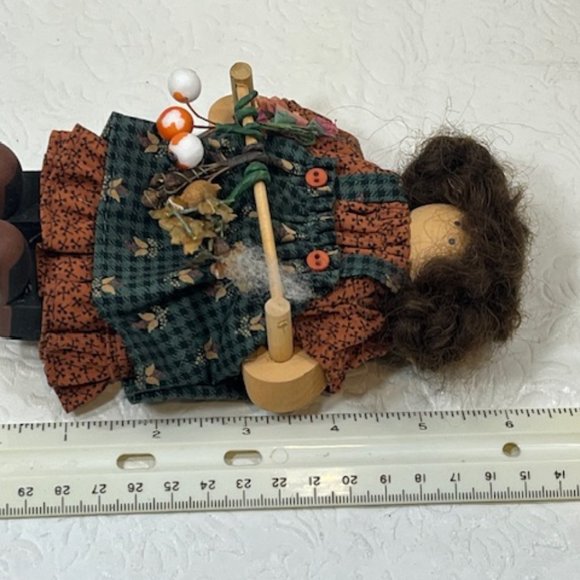 VTG 1997 Wooden Girl Doll Drying Herbs & Flowers Lizzie High 6"x4" Retired - Picture 8 of 11